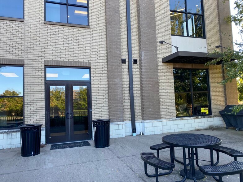 More Photos Of 1574 Medical Center Pky, Murfreesboro General Retail For Lease