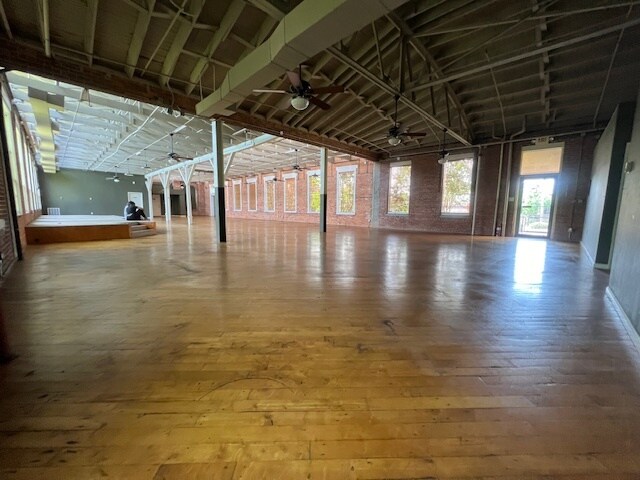 More Photos Of 315 W Solomon St, Griffin Office For Sale