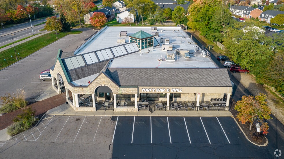 More Photos Of 1126 W Henderson Rd, Columbus Storefront For Sale
