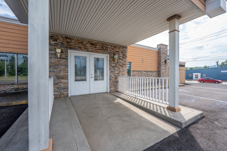 More Photos Of 2840 Ligonier St, Latrobe Office For Sale