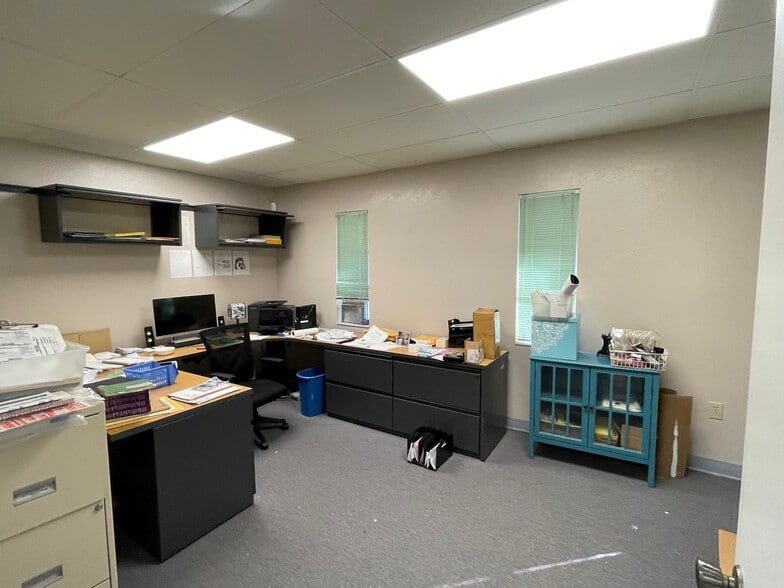 More Photos Of 4509 Bee Ridge Rd, Sarasota Medical For Sale