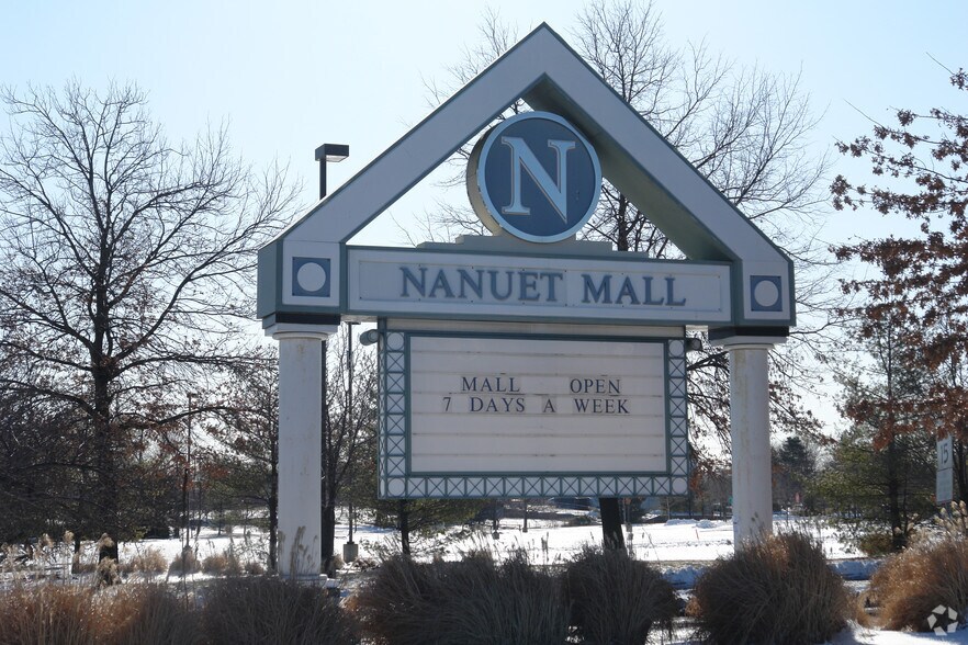 More Photos Of 5101-9119 Fashion Dr, Nanuet General Retail For Sale