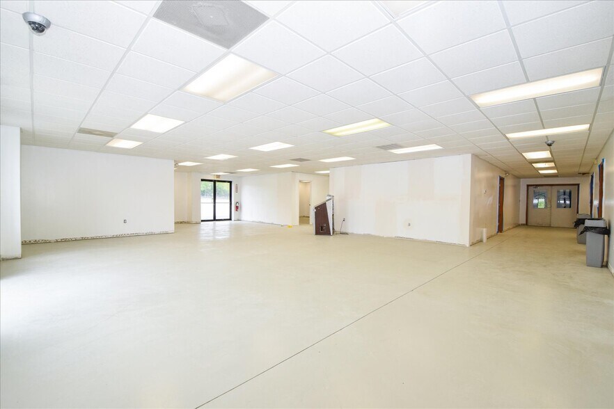 More Photos Of 1062 Mountain View Church Rd, Blue Ridge Flex For Lease