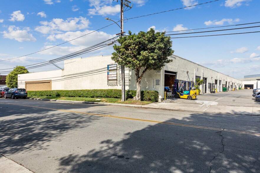 More Photos Of 1453 Virginia Ave, Baldwin Park Warehouse For Lease