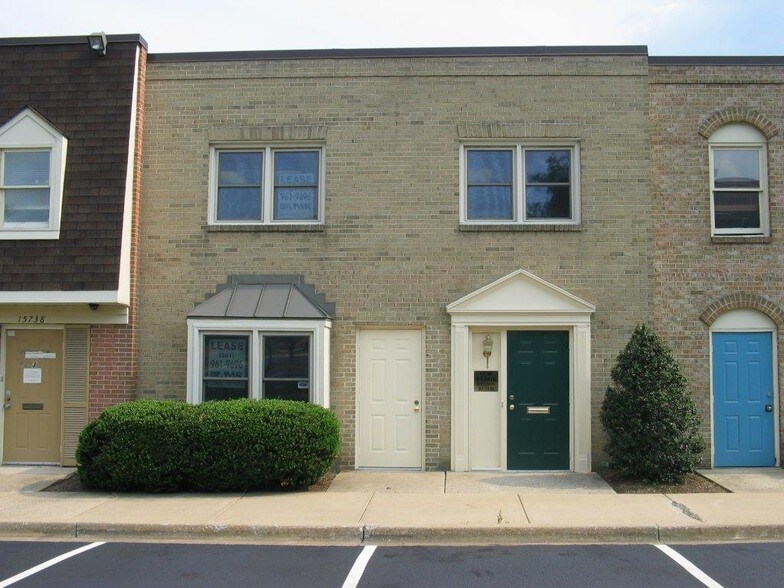 More Photos Of 15720-15754 Crabbs Branch Way, Rockville Showroom For Lease