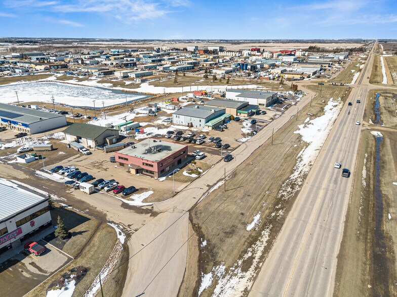 More Photos Of 6002 50 Ave, Lloydminster Freestanding For Sale