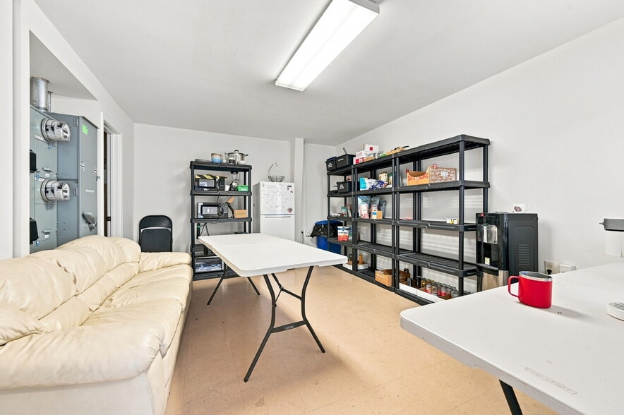 More Photos Of 2757 16th St, San Francisco Warehouse For Lease