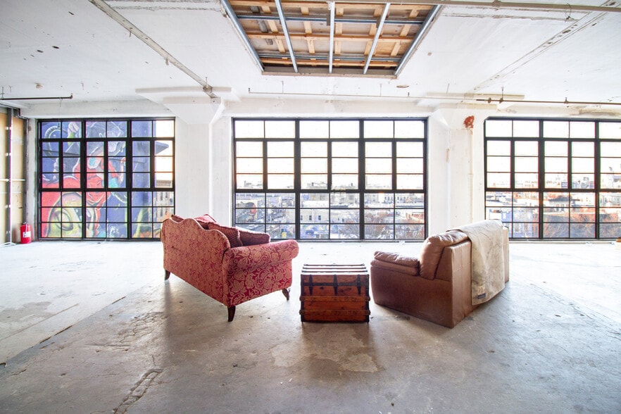 More Photos Of 49 Wyckoff Ave, Brooklyn Warehouse For Lease