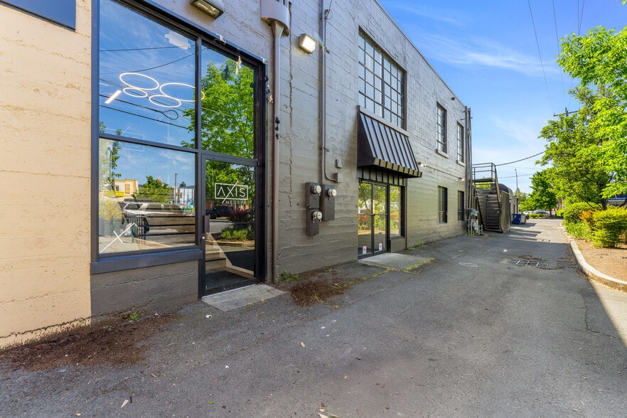Primary Photo Of 128 SW I St, Grants Pass Medical For Lease