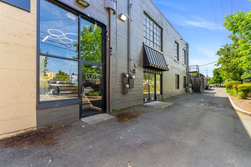 More Photos Of 128 SW I St, Grants Pass Medical For Lease