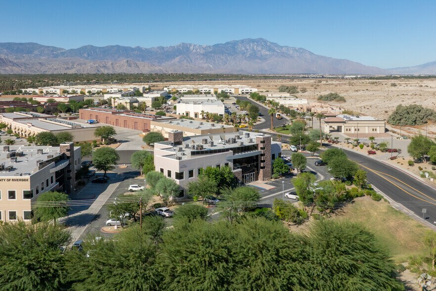 More Photos Of 77933 Las Montanas Rd, Palm Desert Office For Lease