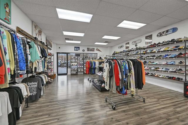 More Photos Of 340-348 N Military Ave, Green Bay Freestanding For Sale