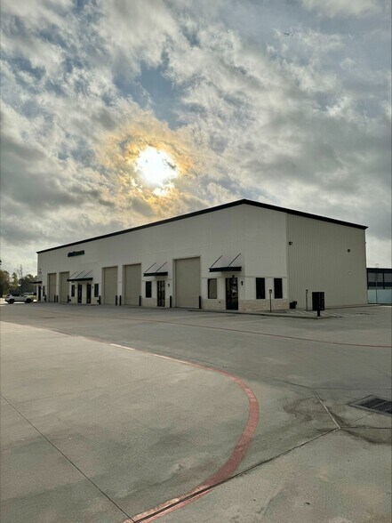 Primary Photo Of 950 FM 1960 Rd, Houston Warehouse For Lease