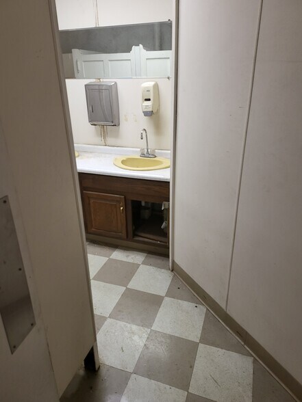 More Photos Of 80 Rockwood St, Rochester Loft Creative Space For Lease