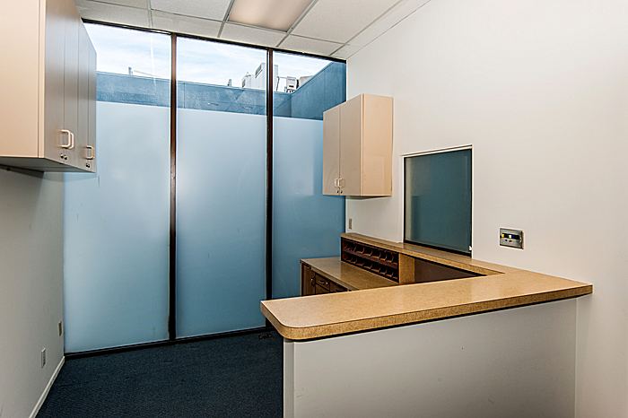 More Photos Of 8619 Reseda Blvd, Northridge Medical For Lease