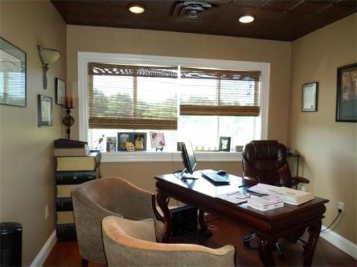 More Photos Of 314 E Main St, Norton Office For Lease