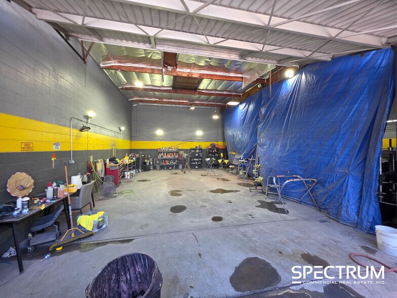 More Photos Of 14748 Calvert St, Van Nuys Service For Lease