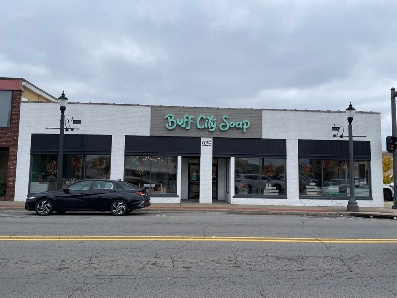 Primary Photo Of 925 Oak St, Conway Storefront For Sale