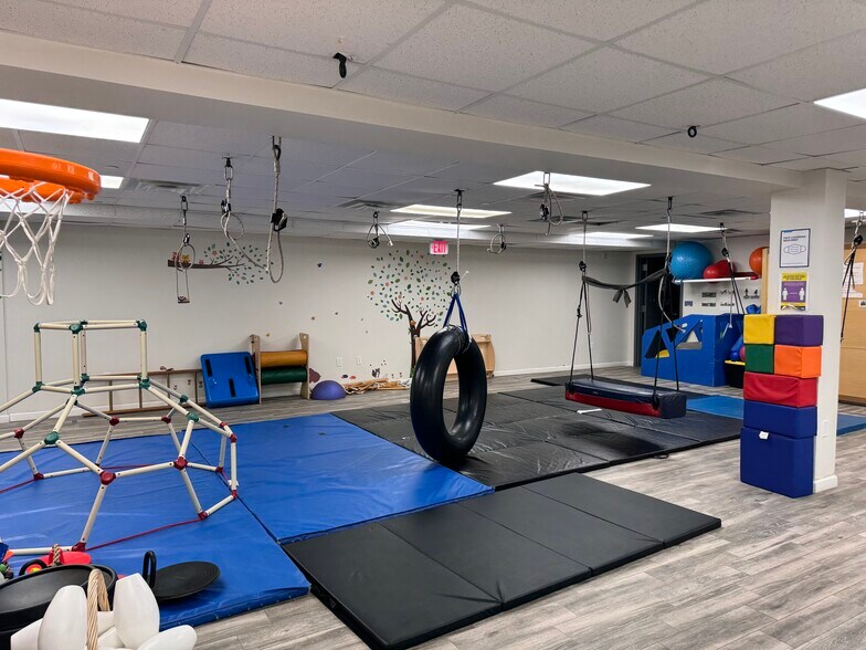 More Photos Of 8746 20th Ave, Brooklyn Medical For Sale