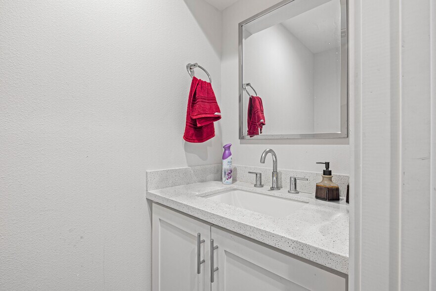 More Photos Of 525 11th St, Galveston Apartments For Sale
