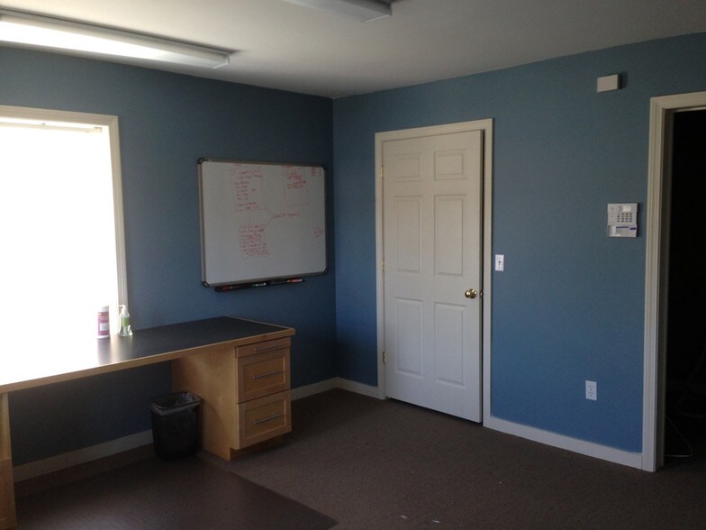 More Photos Of 176 Route 81, Killingworth Storefront Retail Office For Lease