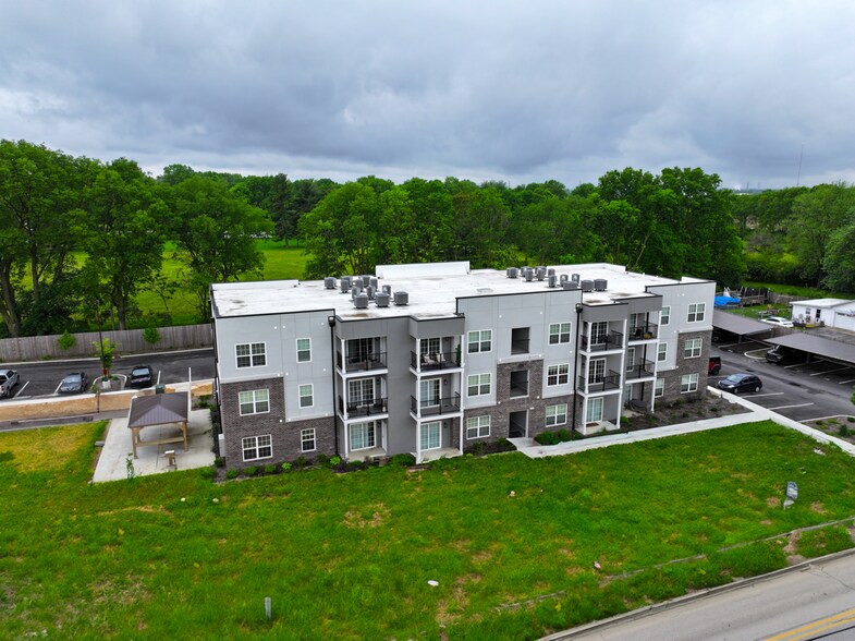 Primary Photo Of 3506 Bluff Rd, Indianapolis Apartments For Sale