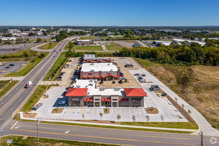 More Photos Of 675 Dave Ward Dr, Conway Office For Lease