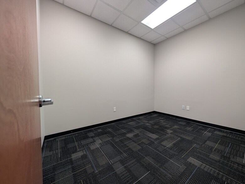 More Photos Of 12276 San Jose Blvd, Jacksonville Medical For Lease