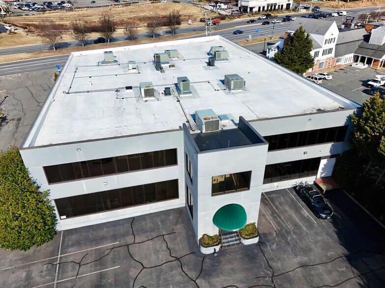 More Photos Of 1807 Seminole Trl, Charlottesville Office For Lease