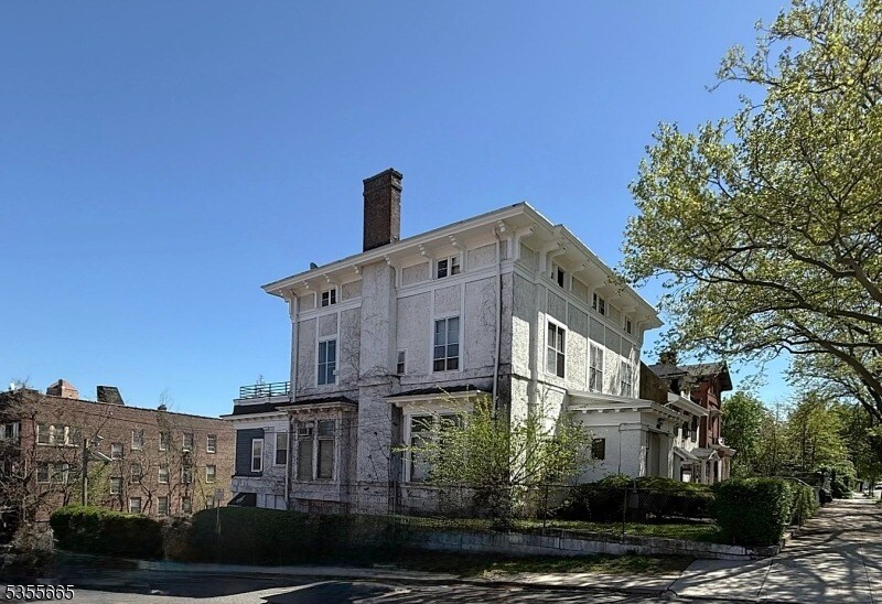 More Photos Of 692 Dr Martin Luther King Jr Blvd, Newark Office For Sale