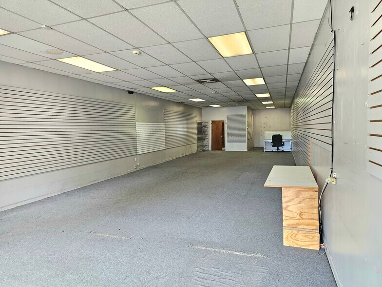 More Photos Of 82 Main St, Woodbridge Convenience Store For Lease