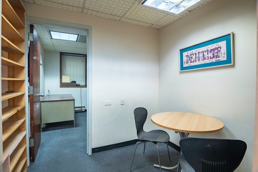 More Photos Of 9418 59th Ave, Elmhurst Office For Sale