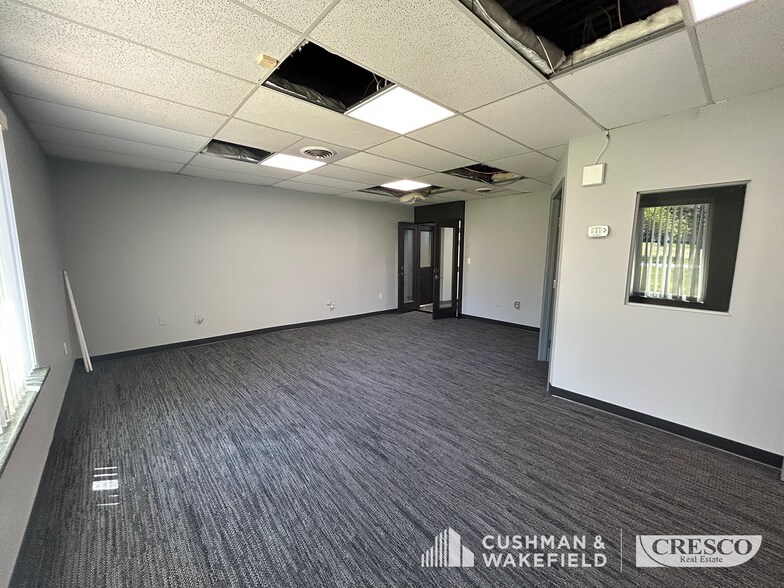 More Photos Of 1943 Midway Dr, Twinsburg Manufacturing For Lease