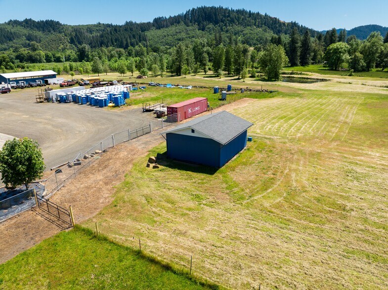 More Photos Of 215 Lawson Ln, Tenmile Warehouse For Sale
