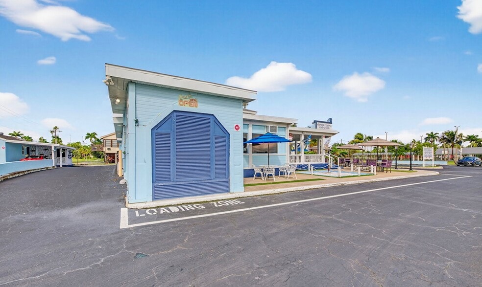 More Photos Of 102 Copeland Ave SW, Everglades City Restaurant For Sale