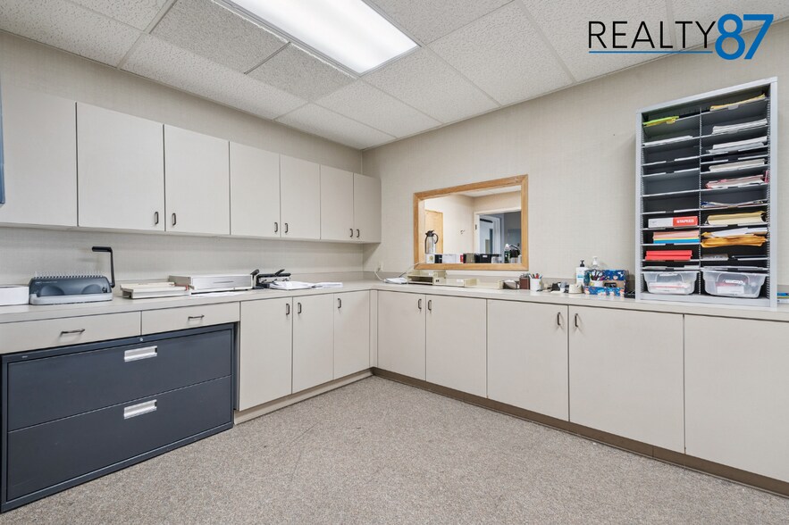 More Photos Of 724 3rd Ave SE, Cedar Rapids Freestanding For Sale