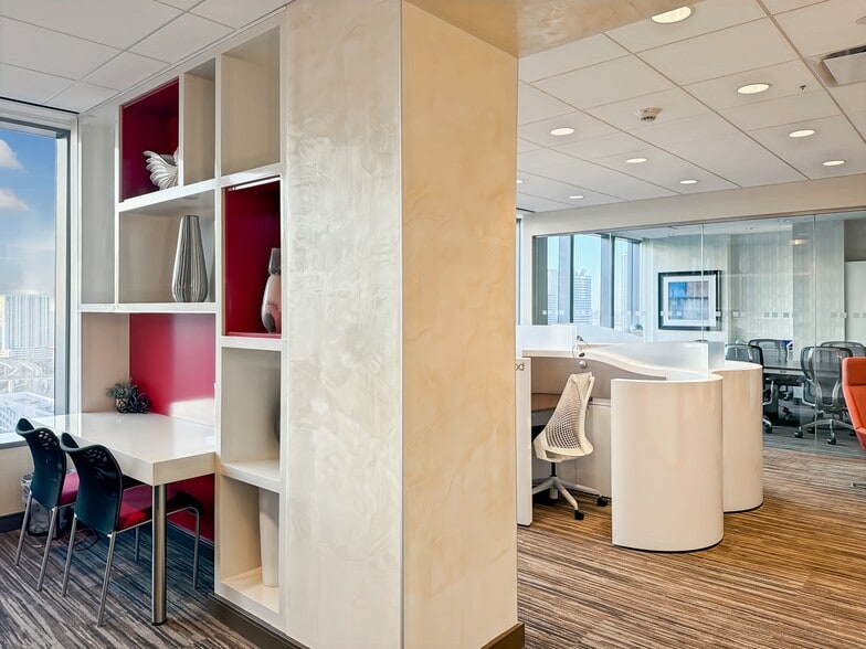 More Photos Of 333 SE 2nd Ave, Miami Office For Lease