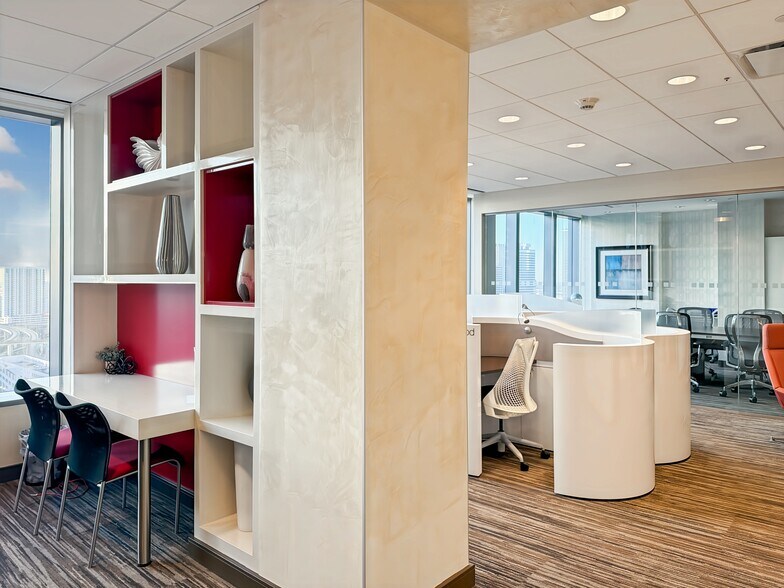 More Photos Of 333 SE 2nd Ave, Miami Office For Lease
