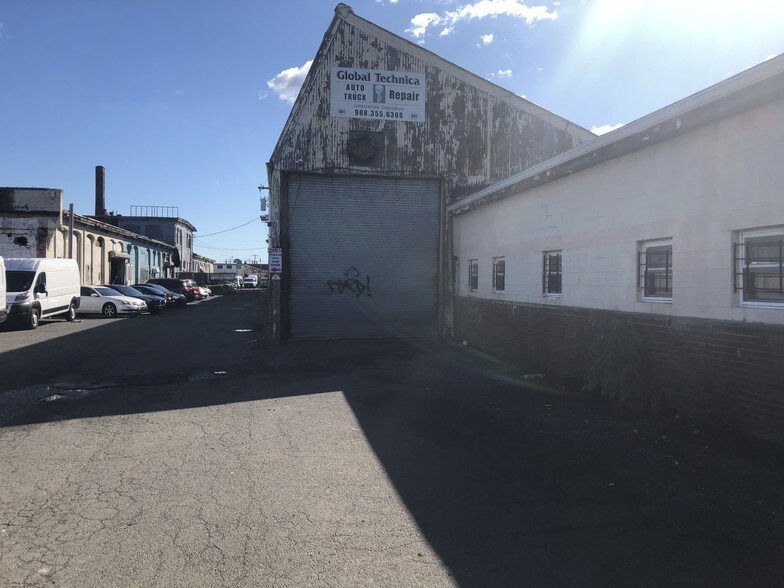 More Photos Of 901 Woodruff Ln, Elizabeth Warehouse For Lease