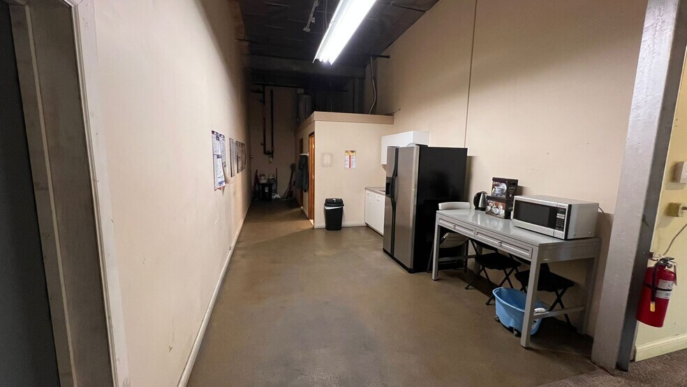 More Photos Of 123 N 10th Ave, Melrose Park Warehouse For Lease