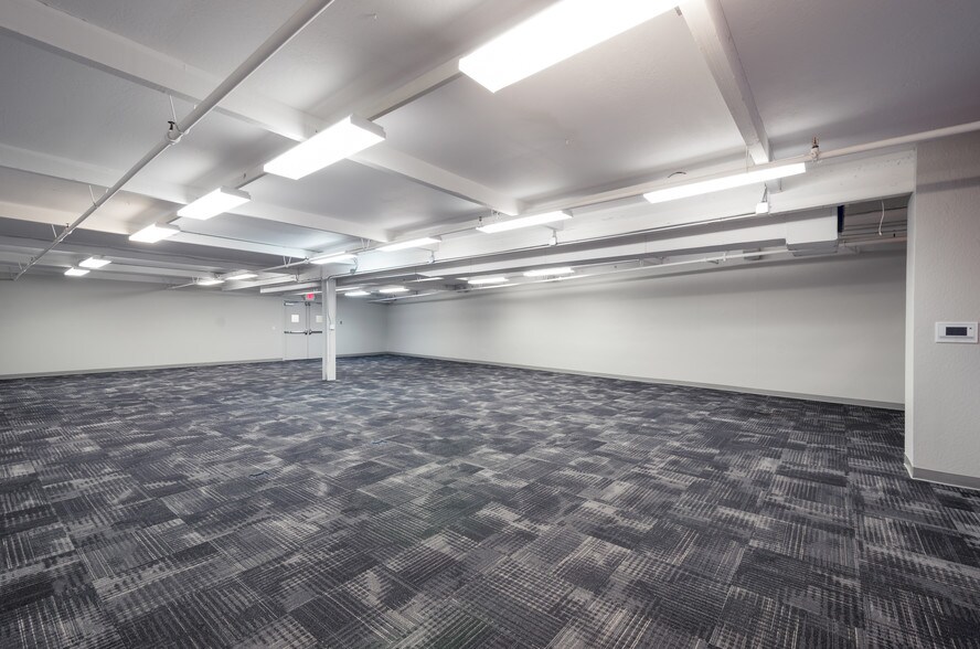 More Photos Of 901 Shasta St, Redwood City Warehouse For Lease
