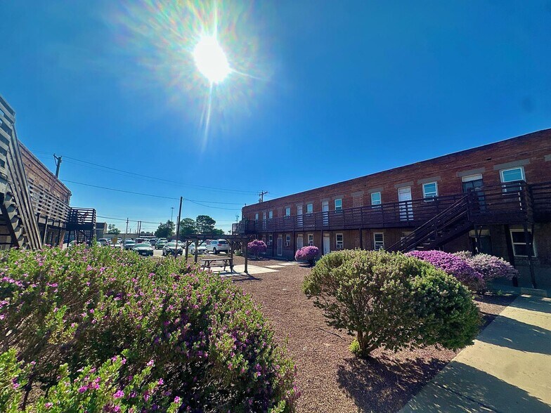 More Photos Of 901-919 Chihuahua St, El Paso Apartments For Sale