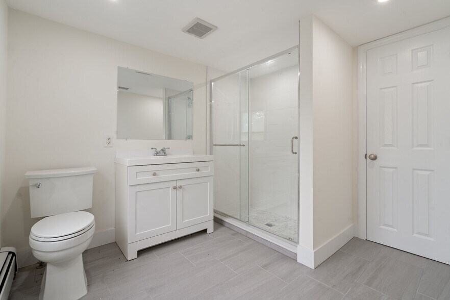 More Photos Of 1228 Roanoke Ave, Riverhead Medical For Sale