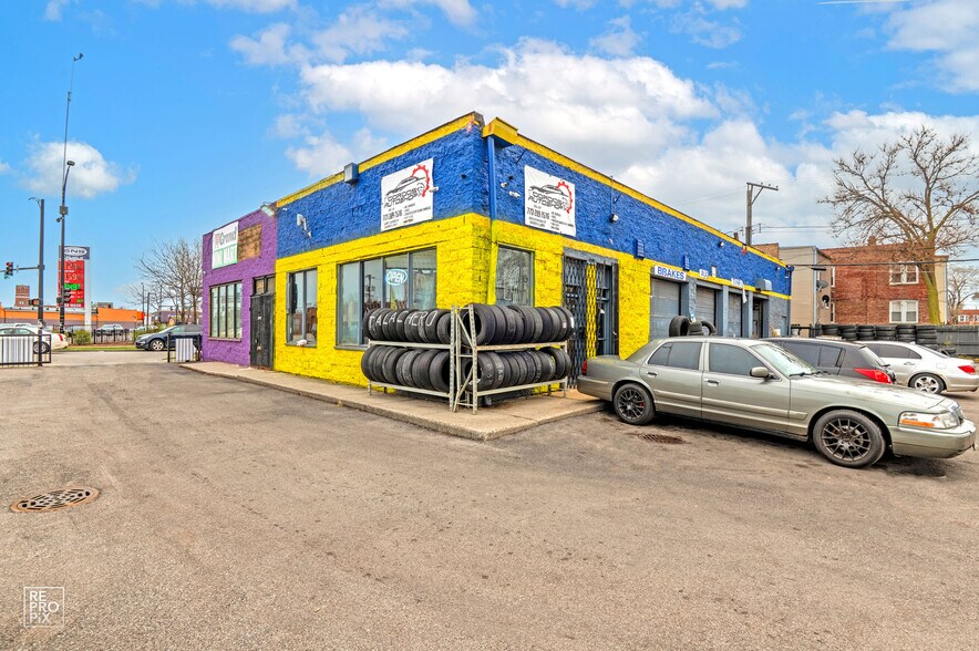 Primary Photo Of 3637 W Division St, Chicago Storefront For Sale