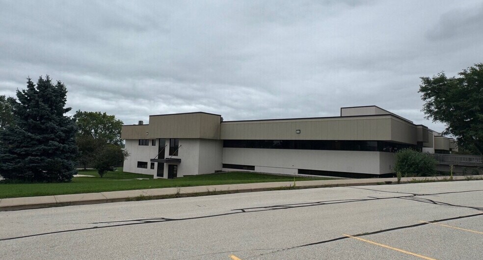 More Photos Of 2985 S Ridge Rd, Green Bay Medical For Sale