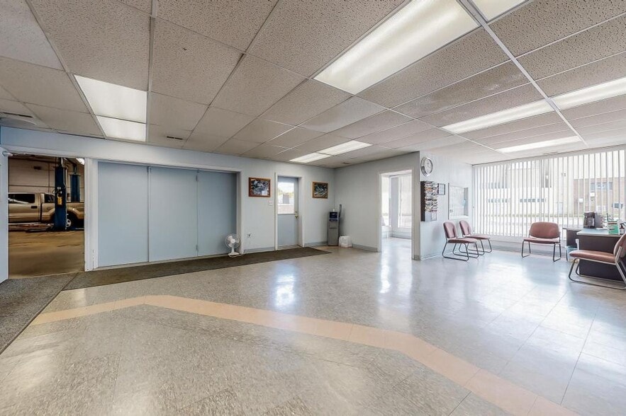 More Photos Of 206 N Highway Ave, Blooming Prairie Service For Sale