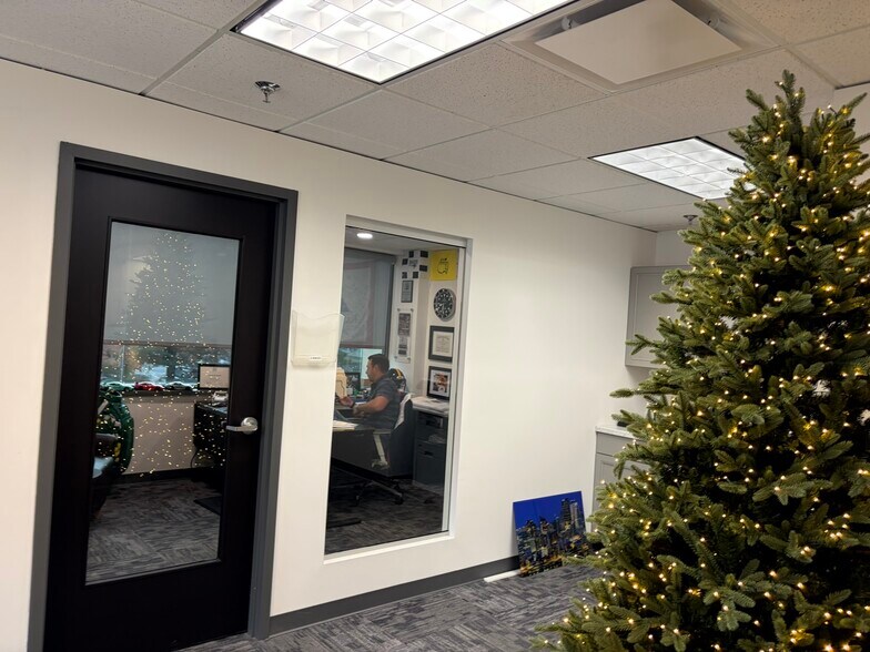 More Photos Of 4500 Brooktree Rd, Wexford Medical For Lease