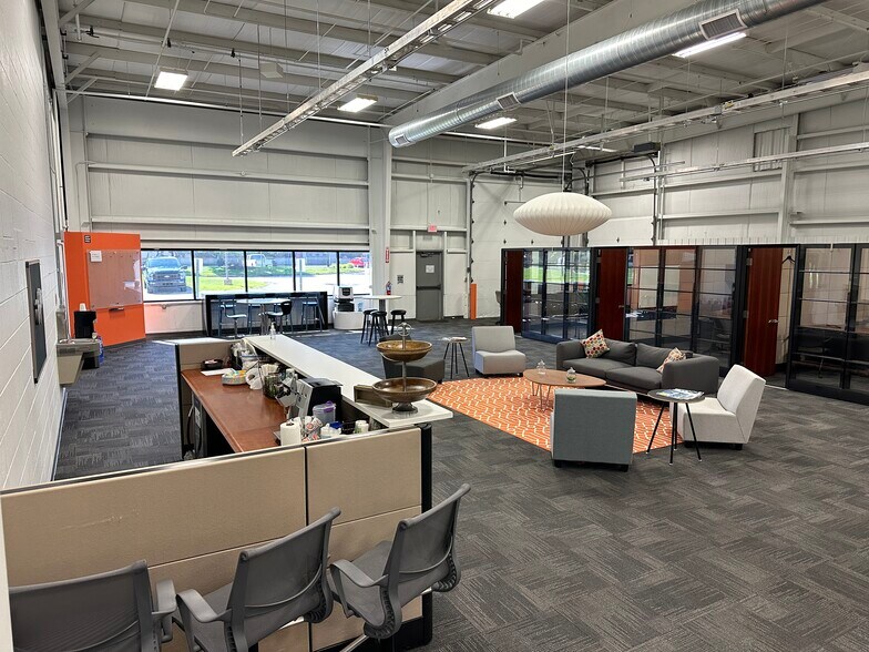 More Photos Of 101 E Roosevelt Ave, Zeeland Manufacturing For Lease