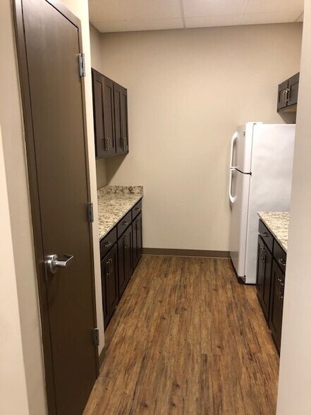 More Photos Of 174 Saundersville Rd, Hendersonville Medical For Sale