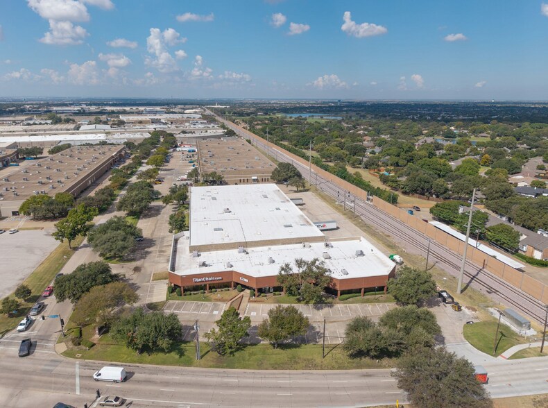 More Photos Of 1303 Marsh Ln, Carrollton Warehouse For Lease